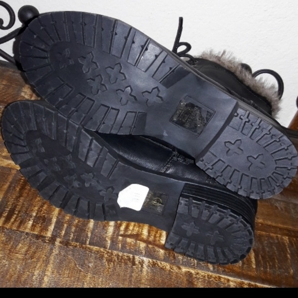 NWOT _Black Lace up boots with fur - Picture 4 of 4